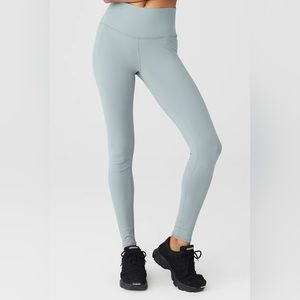 Alo Gray Size Medium Cosmic 7/8 High-Waist Airbrush Legging
